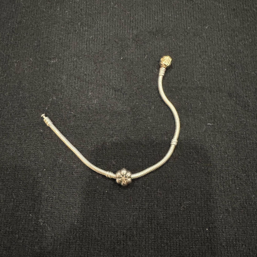 Pandora gold and silver retired flower charm. - Picture 5 of 5